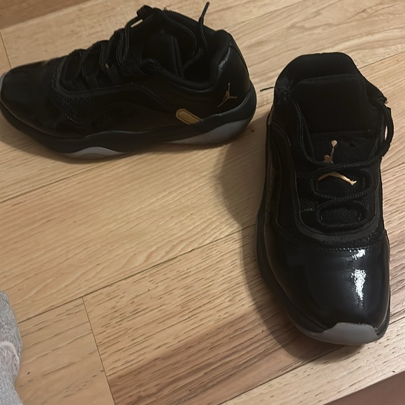 Boys Jordan 11 Retro Low - Picture 10 of 10